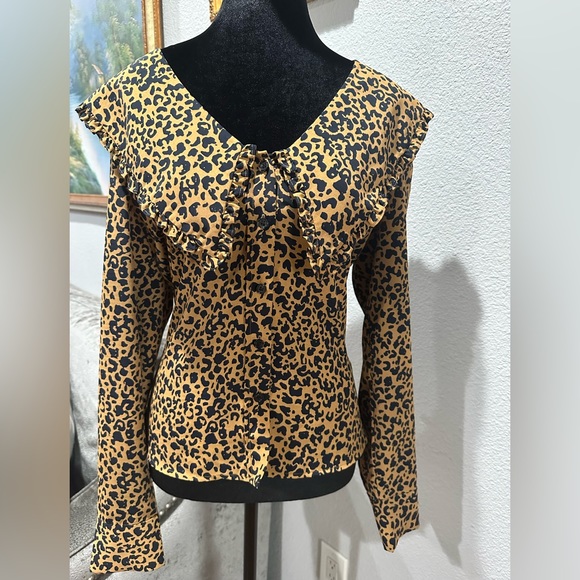Animal print, Leopard print blouse. Used once ( runs big) - Picture 1 of 9
